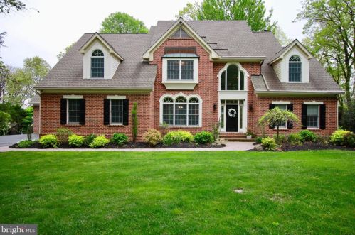 1620 Nottingham Dr, Hummelstown, PA 17036-8712