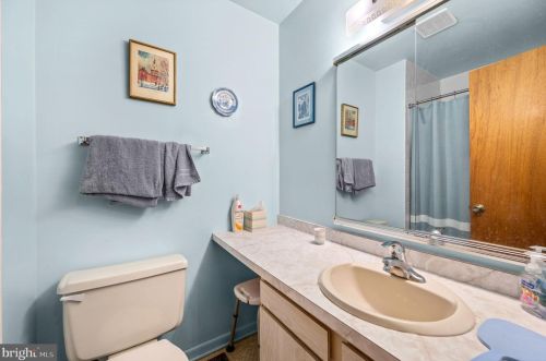 7 Abel Pl, Media PA 19063-5423 exterior