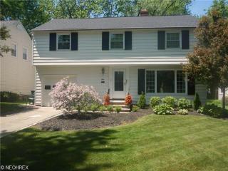 1186 Croyden Rd, Cleveland OH  44124-1412 exterior