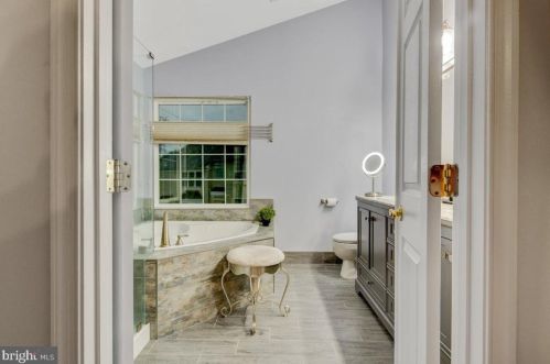 3405 Governors Crest Ct, Alexandria VA  22310-2337 exterior