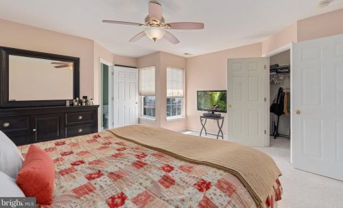 235 Windsor Ct, Quakertown PA 18951-5042 exterior