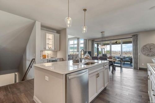 1305 Fawnvalley Dr, Saint Louis MO 63131-4221 exterior