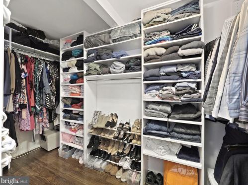 8224 Inverness Holw Ter, Rockville MD 20854-2726 exterior