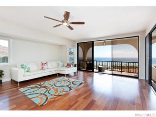 1613 Kamole St, Honolulu HI  96821-1425 exterior