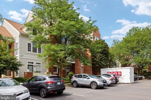 6849 Brindle Heath Way, Alexandria VA  22315-6415 exterior