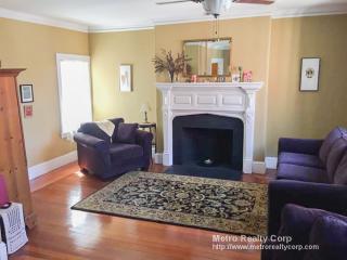 1213 Beacon St, Brookline MA  02446-5393 exterior