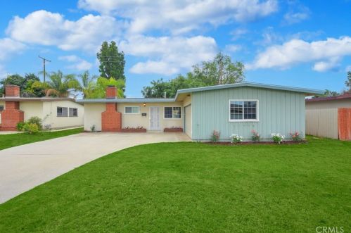 2106 Carol Dr, Fullerton CA 92833-3010 exterior