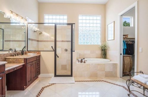 5729 Hammock Is Dr, Naples FL 34119-4695 exterior