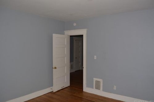 356 Chestnut St, New Britain CT 06051-2307 exterior