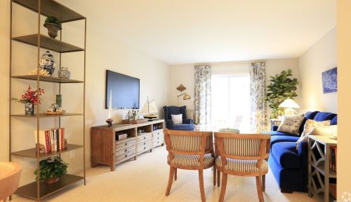 68 Muncie Rd, Babylon NY  11704-8220 exterior