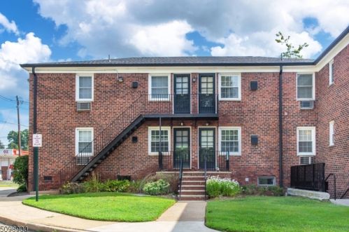 104 Pitney Pl, Morristown, NJ 07960-6193