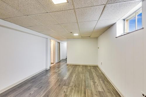 6712 Devon Ave, Chicago IL 60646-3703 exterior