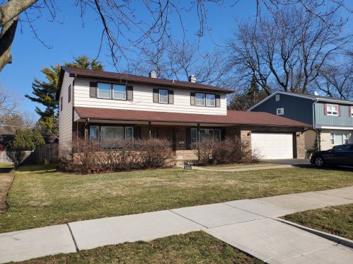 2055 Chestnut St, Waukegan, IL 60087-4932