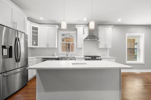 8009 Bishop St, Chicago IL 60620-3852 exterior