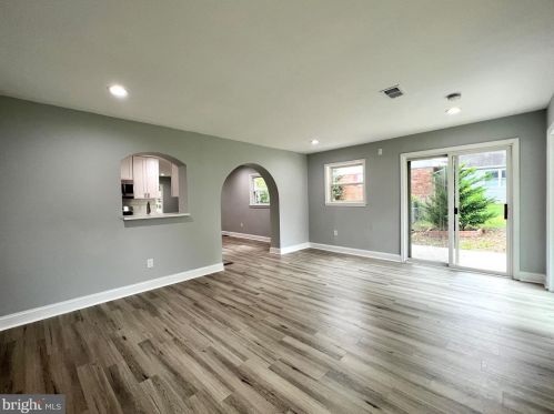 5910 Brookview Dr, Alexandria VA 22310-1819 exterior