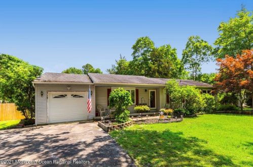 343 Sapphire Dr, Jackson Twp, NJ 08527-1364