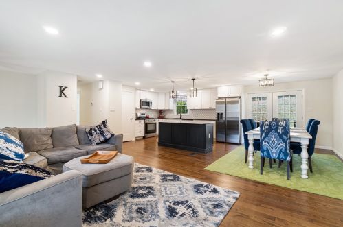 425 Lorlita Ln, Pittsburgh PA  15241-1719 exterior