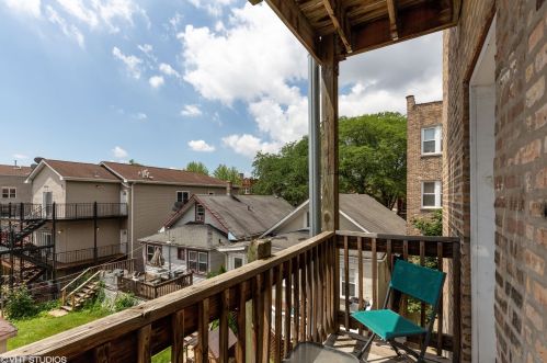 3851 Ainslie St, Chicago IL  60625-1081 exterior