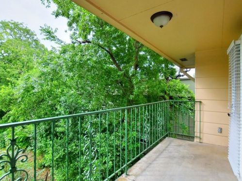 1407 39th 1/2 St, Austin TX  78756-3932 exterior