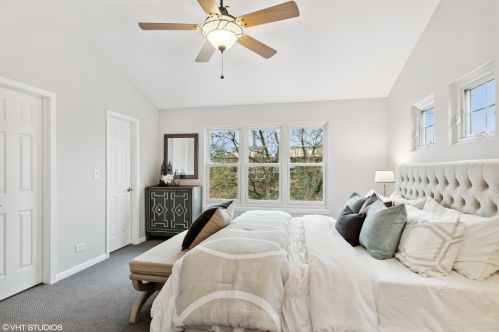 1774 Ainslie St, Chicago IL 60630-2018 exterior