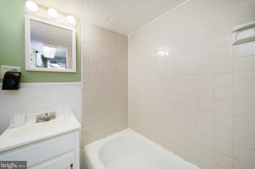 3646 9 St, Philadelphia PA 19140-4319 exterior