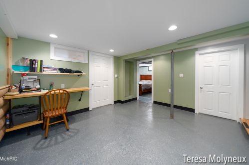 4085 Nicholl Ave, Meskegon MI 49444-3633 exterior