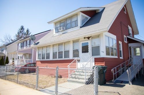 104 Stockman St, Springfield, MA 01104-2518