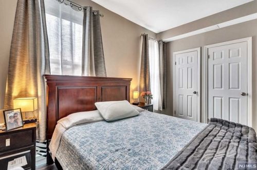 161 St, Union City NJ 07087-5439 exterior