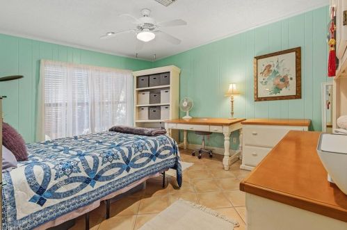 620 94 Ave, Naples FL 34108-2447 exterior