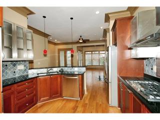 1003 Pearl Pt, Atlanta GA  30328-4517 exterior