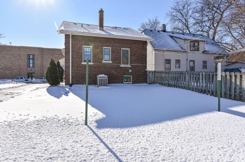 348 Howard Ave, Milwaukee WI 53235-4807 exterior