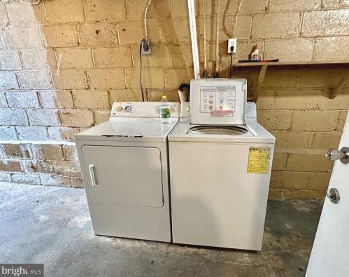 3055 Mickle, Camden NJ 08105-2344 exterior