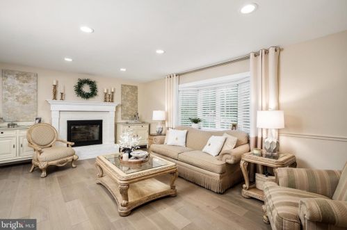 50 Crestwood Dr, Trenton NJ 08690-1938 exterior