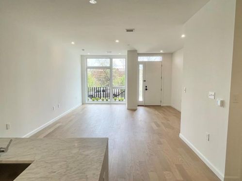 136 Burrows St, Pittsburgh PA  15213-2457 exterior