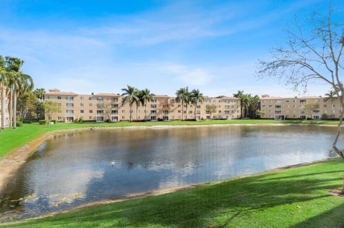 12529 Imperial Isle Dr, Boynton Beach FL 33437-7219 exterior