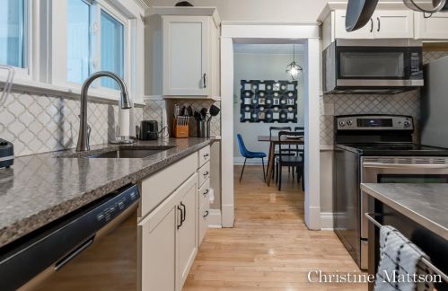 1849 Cherry St, Meskegon MI  49441-1013 exterior