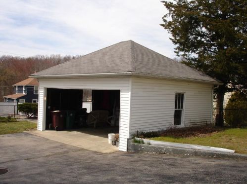 705 Mendon Rd, Woonsocket RI  02895-2437 exterior