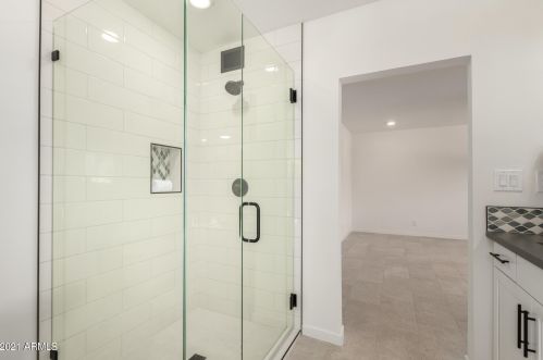 6501 2nd St, Phoenix AZ 85022-1005 exterior