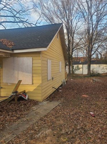 1401 Mcclelland Ave, Atlanta GA  30344-1610 exterior