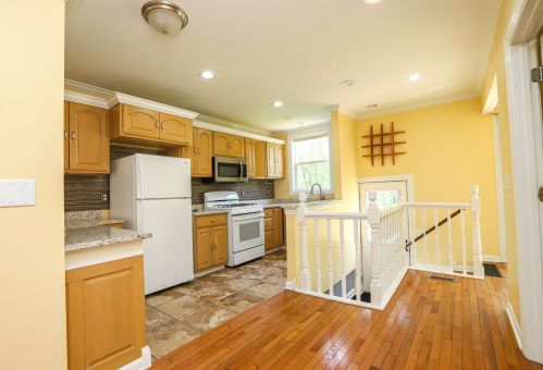 737 Clay St, Bull Valley, IL 60098-3321