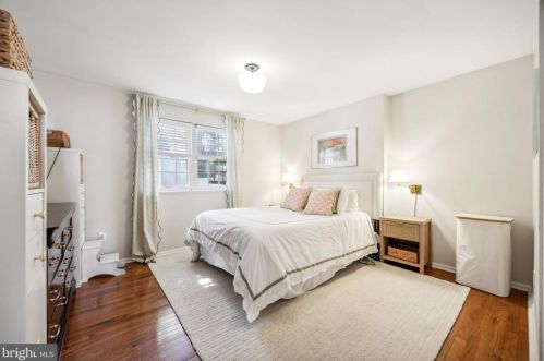 2210 Kater St, Philadelphia PA 19146-1139 exterior