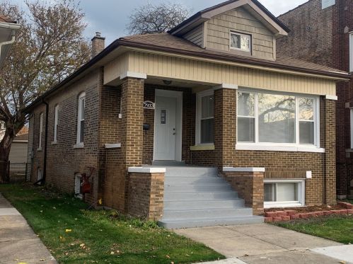 7933 Dante Ave, Chicago, IL 60619-4618