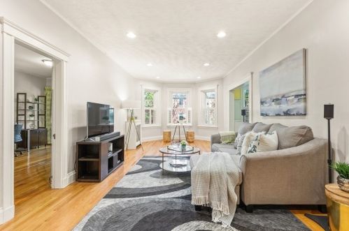 56 Marshal St, Brookline, MA 02446-5423