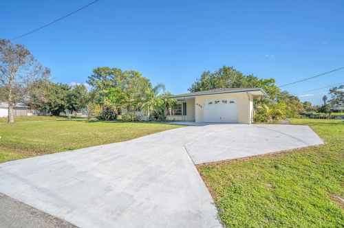 202 Bay St, Fort Pierce FL 34952-1318 exterior