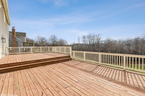 237 Burning Bush Trl, Bull Valley IL 60012-3652 exterior