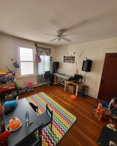 77 Clarence St, Providence RI 02909-3504 exterior