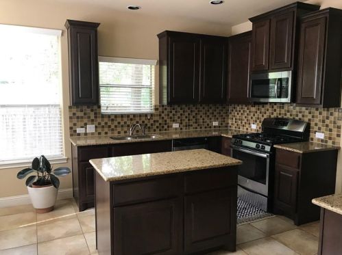 2421 Amur Dr, Austin TX  78745-2067 exterior