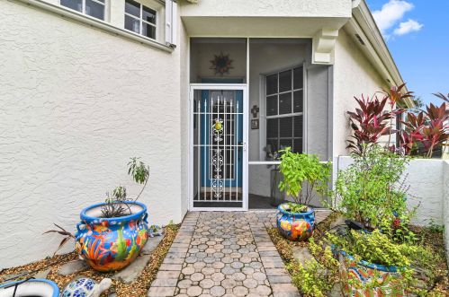 540 New Castle Cv, Fort Pierce FL 34986-3406 exterior