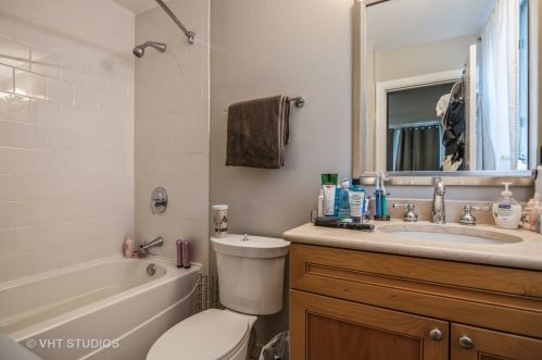 2122 Lincoln Ave, Chicago IL  60614-4511 exterior