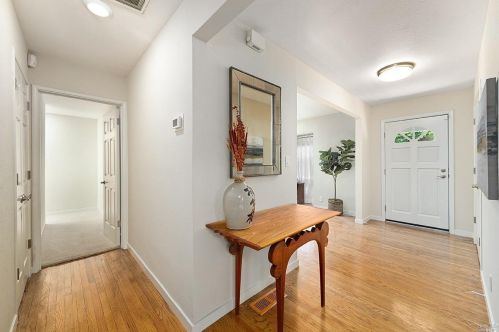 82 Chaucer Dr, Concord CA 94521-3301 exterior